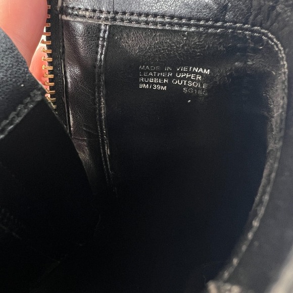 Michael‎ Kors Ankle Booties Womens 9 Black Leather Gold Zipper Lock Stacked Heel - Picture 13 of 15